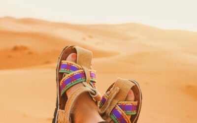 Colorful sandals are a trend! You manage to wear them before the weather gets cold